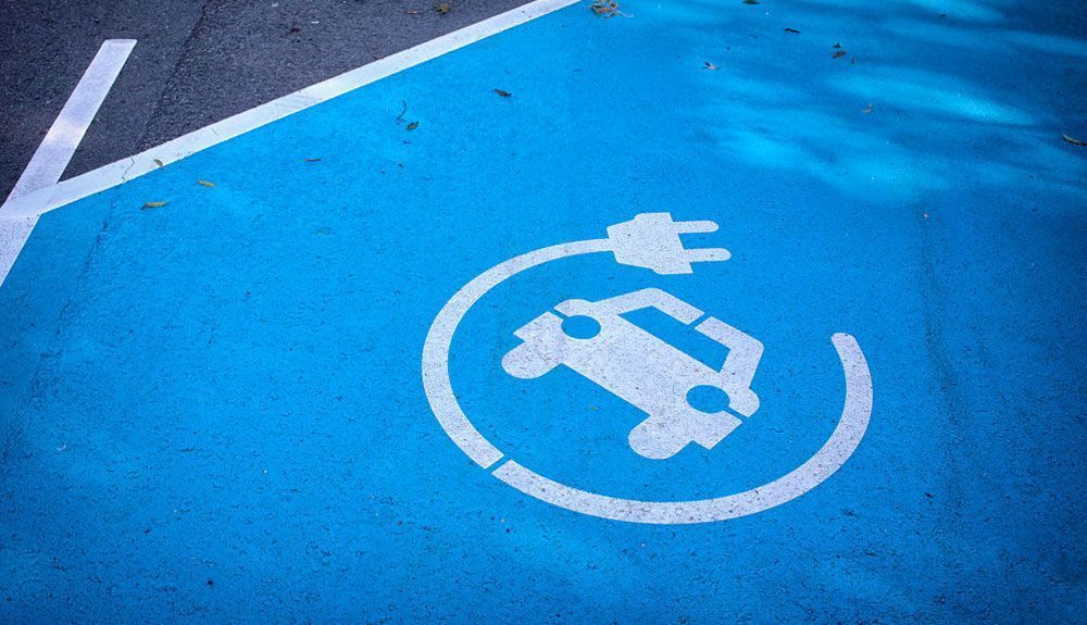 El accesorio de carga para automóvil para mantener su automóvil eléctrico alimentado