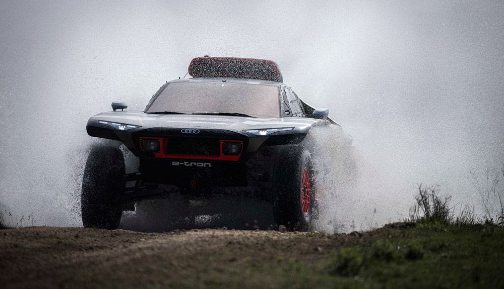 Nos subimos al Audi RS Q e-tron.