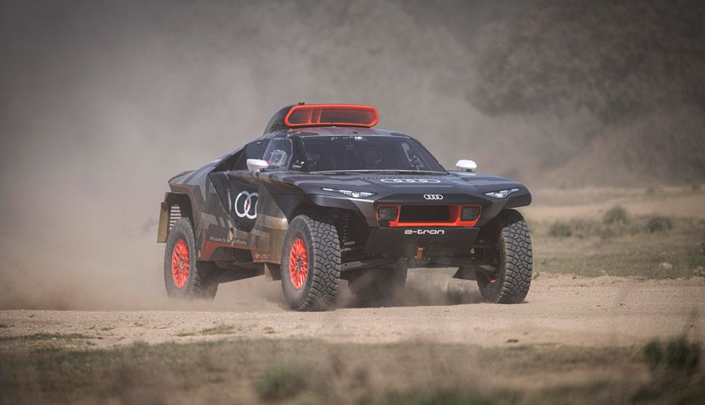 Nos subimos al Audi RS Q e-tron.