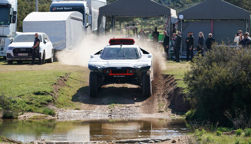 Nos subimos al Audi RS Q e-tron.