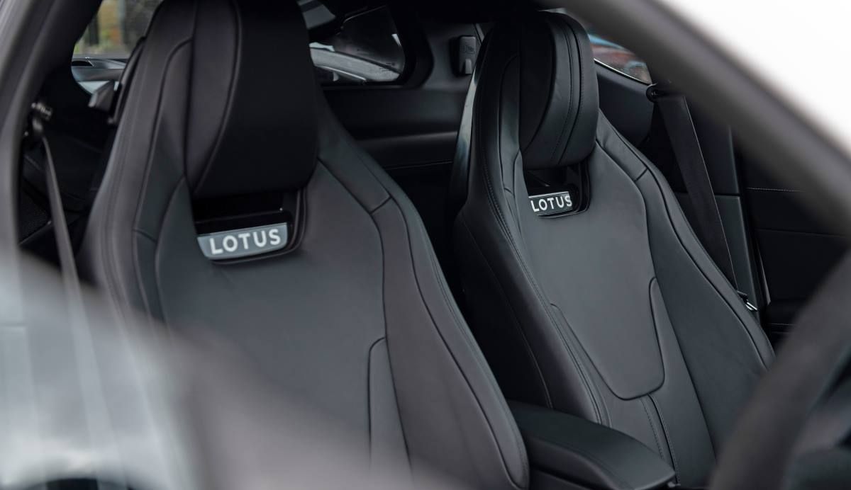Lotus Emira VP 3469