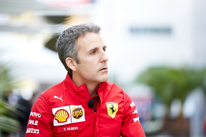 Iñaki Rueda es el estratega de Ferrari, y Pérez le sorprendió con su velocidad