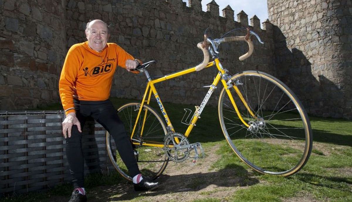 Fallece a los 87 años en un accidente de tráfico el mítico ciclista Julio Jiménez.