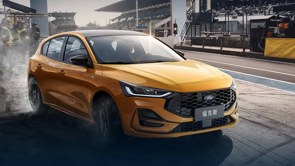 Ford Focus 2023 3