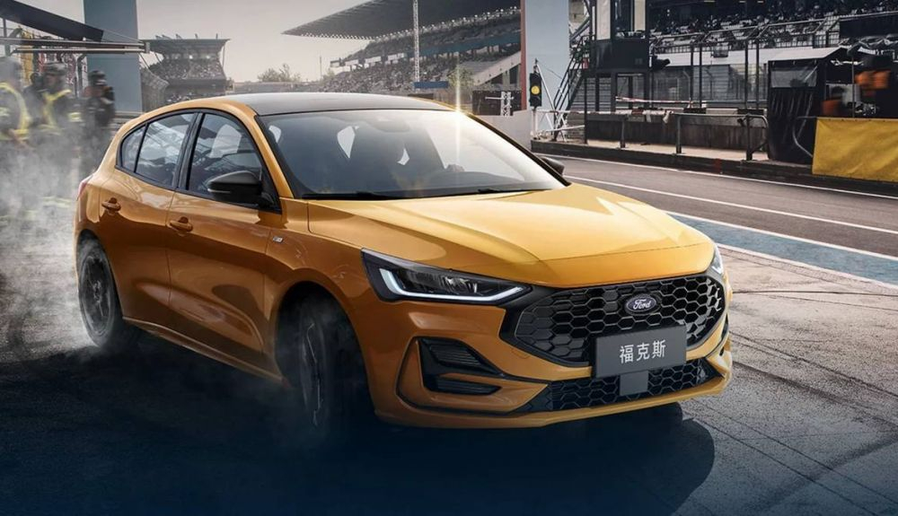 Ford Focus 2023 3