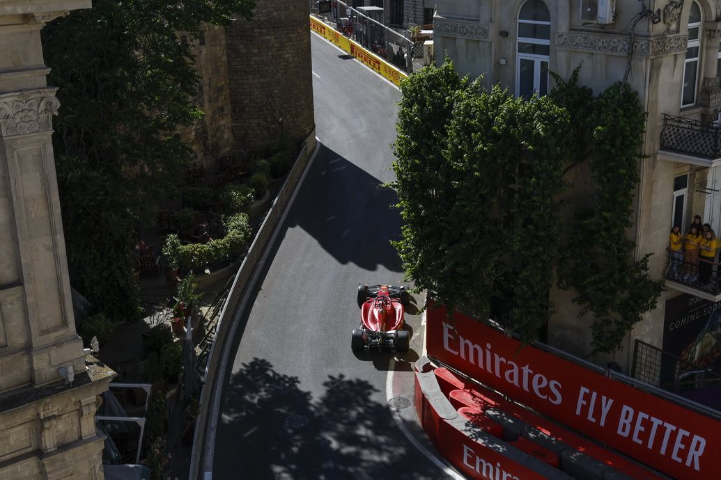 Charles Leclerc (Ferrari) fue el piloto más rápido el viernes en Bakú