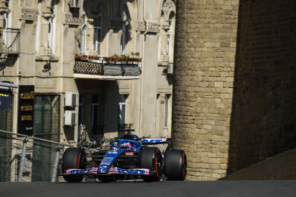 Fernando Alonso (Alpine) marcó el cuarto mejor tiempo en Bakú el viernes