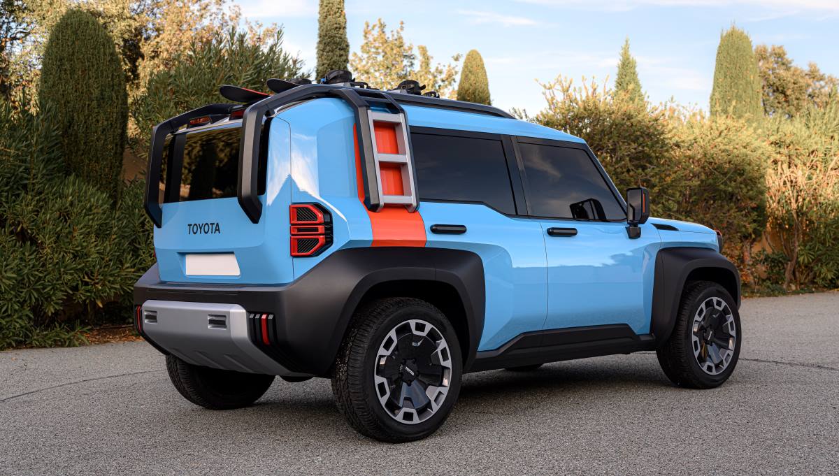 Toyota Compact Cruiser EV 6