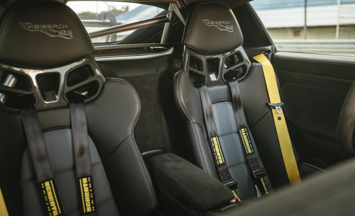 PORSCHE 718 CAYMAN GT4 RS (1)