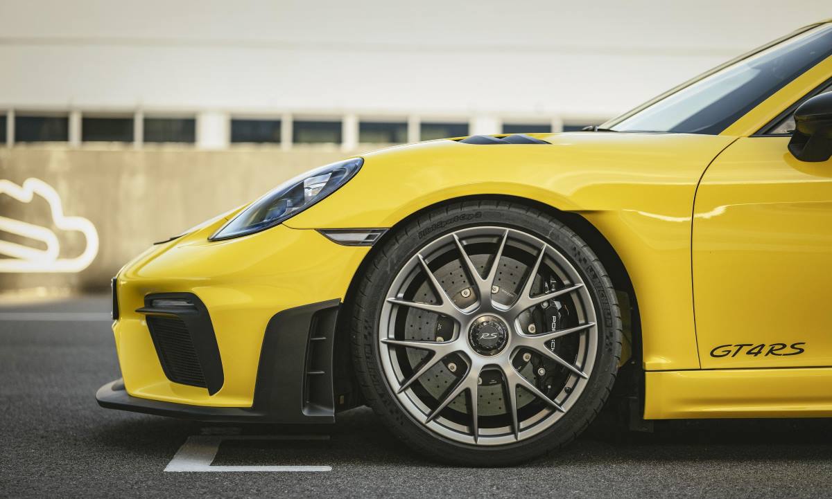 PORSCHE 718 CAYMAN GT4 RS (12)
