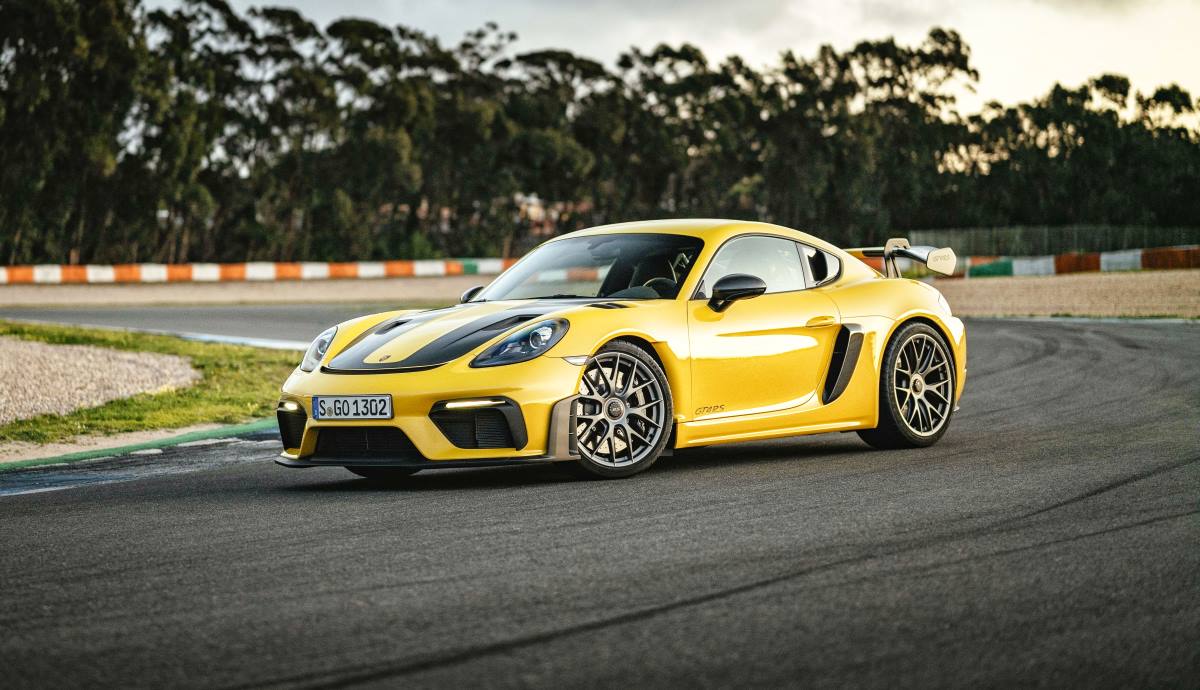 PORSCHE 718 CAYMAN GT4 RS (14)