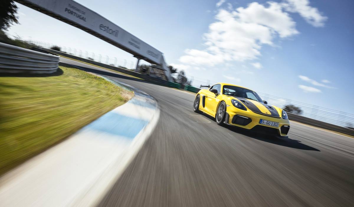 PORSCHE 718 CAYMAN GT4 RS (19)