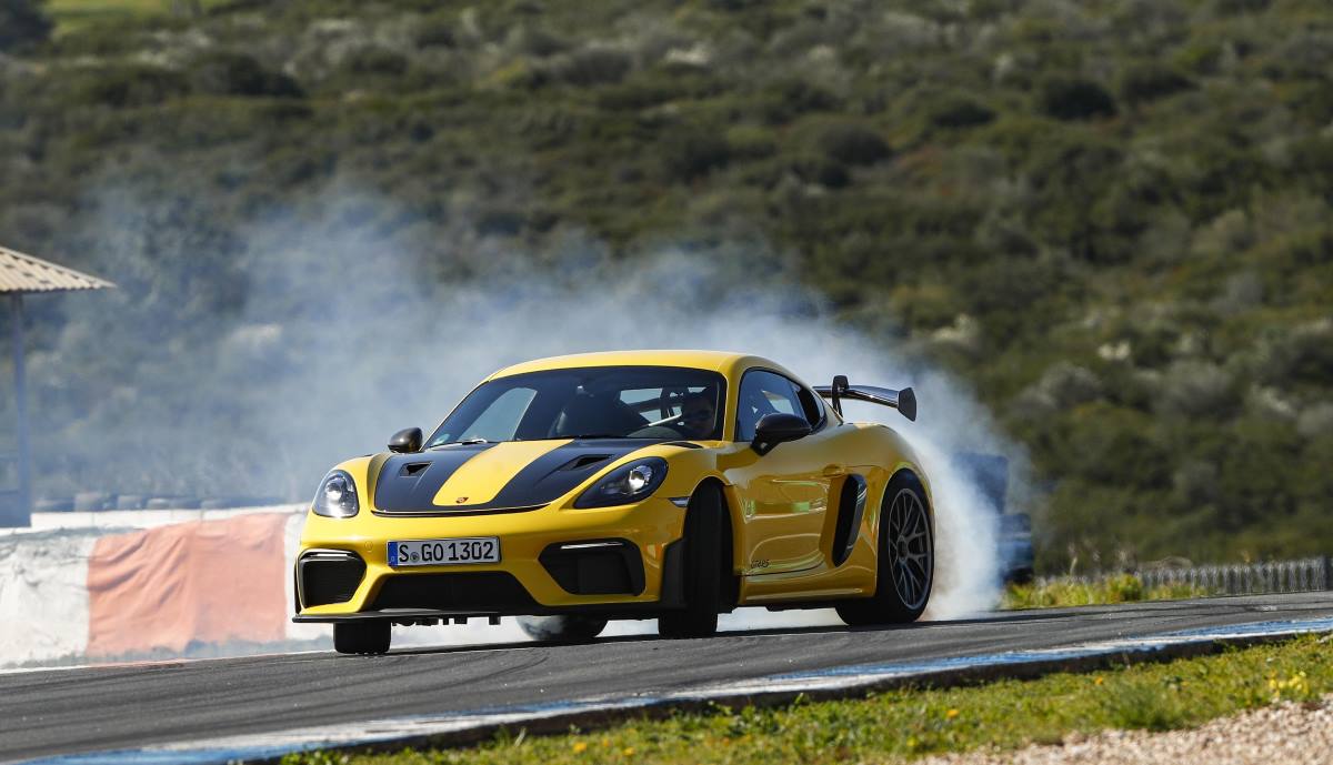 PORSCHE 718 CAYMAN GT4 RS (21)