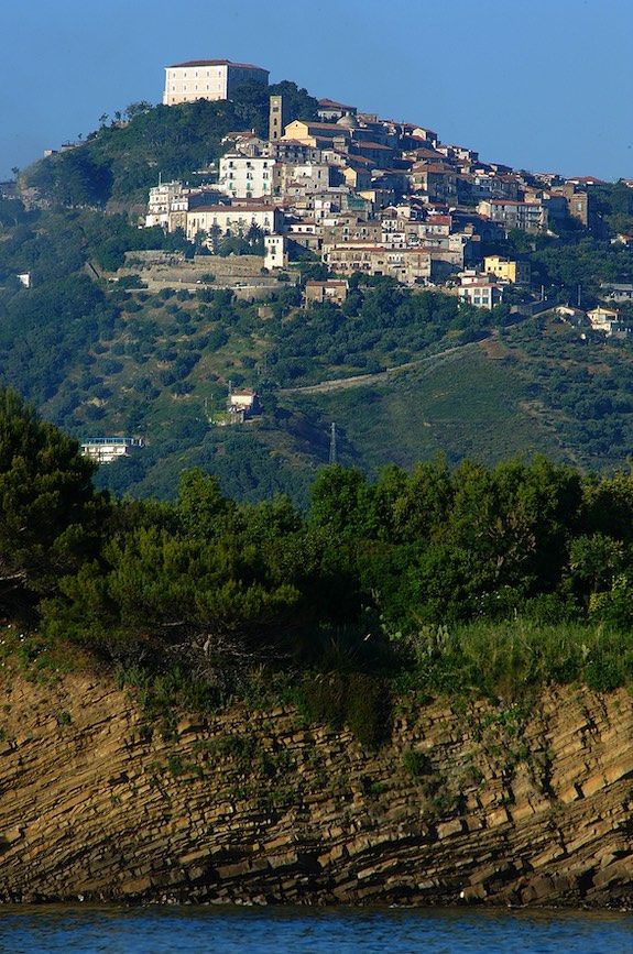 Castellabate vecchia Castellabate vecchia