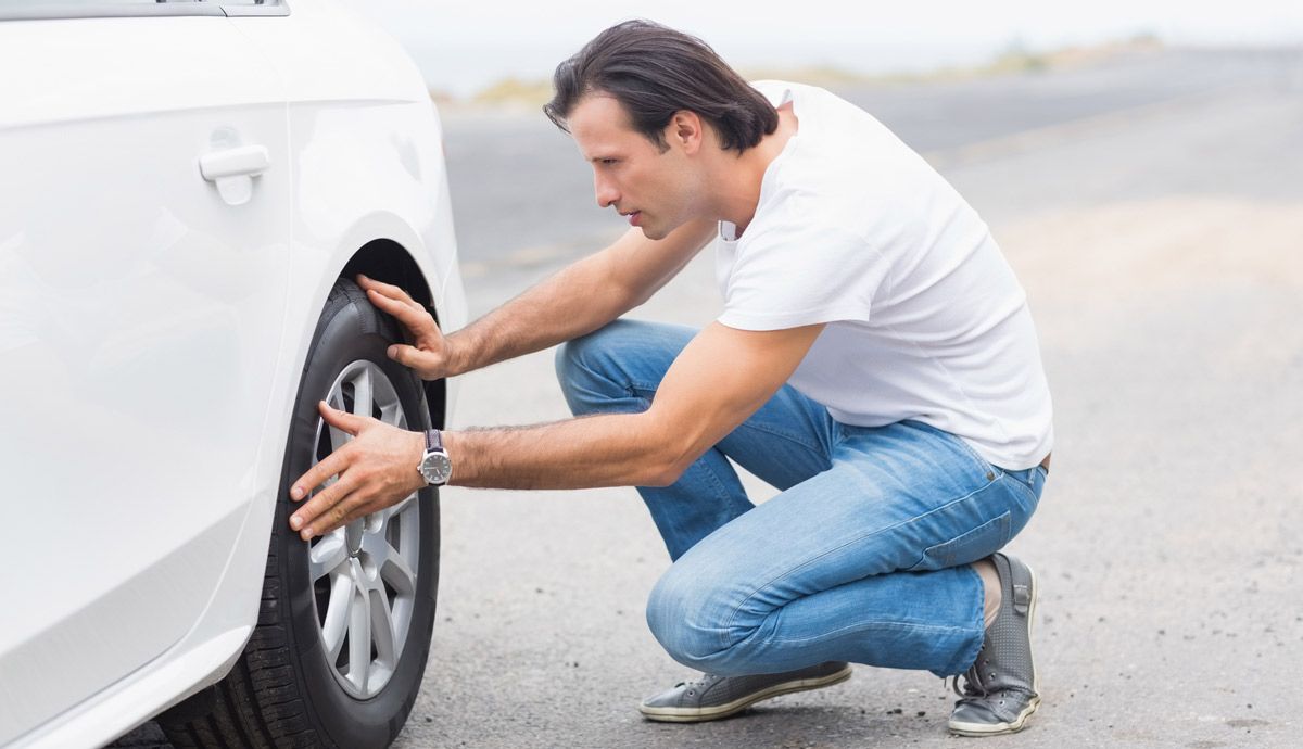 Estos son los elementos clave que debes revisar antes de lanzarte a comprar un coche de segunda mano. Foto: iStock.