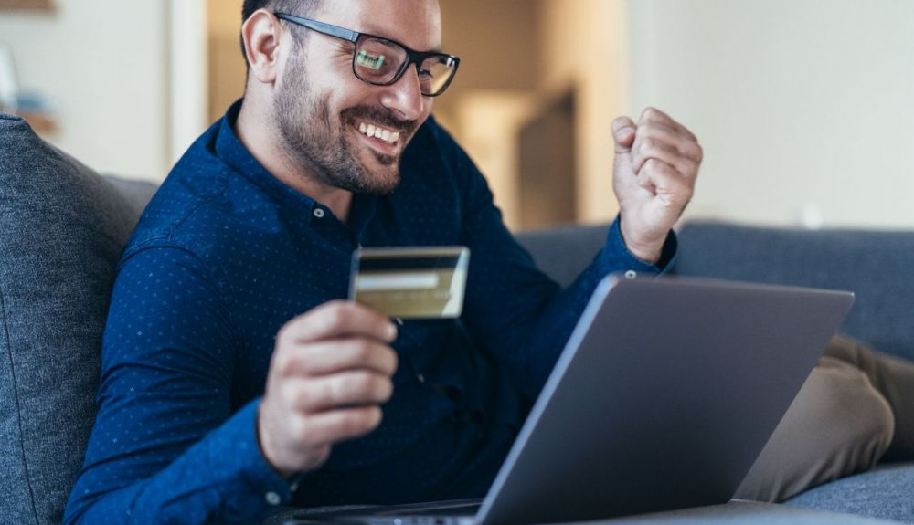 El hecho de creer que se está comprando una ganga genera sensación de bienestar. El hecho de creer que se está comprando una ganga genera sensación de bienestar.