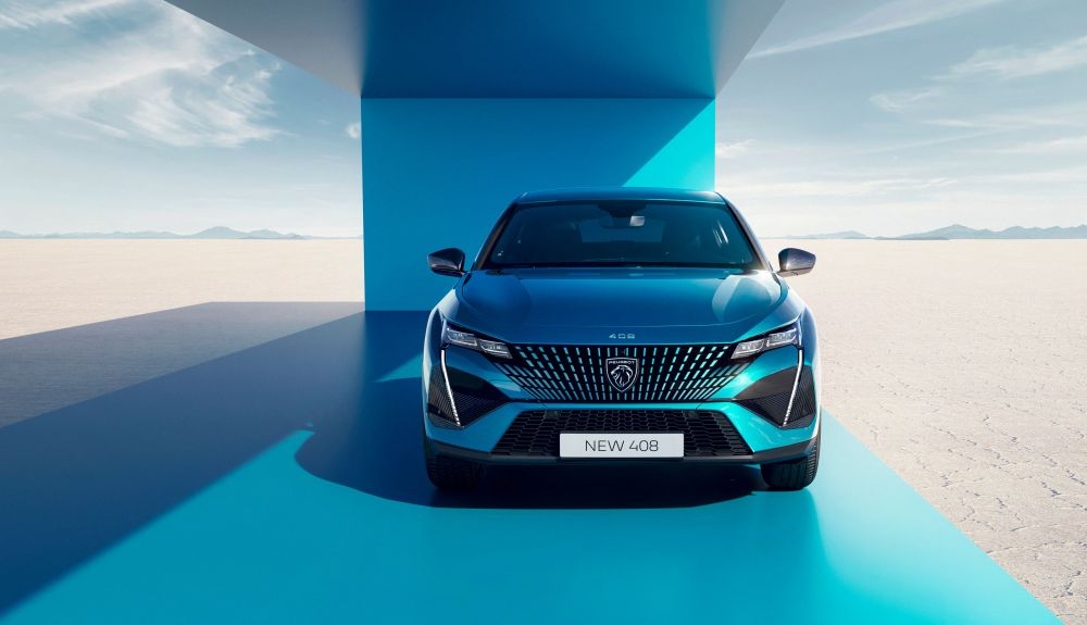 PEUGEOT 408PHEV frontal