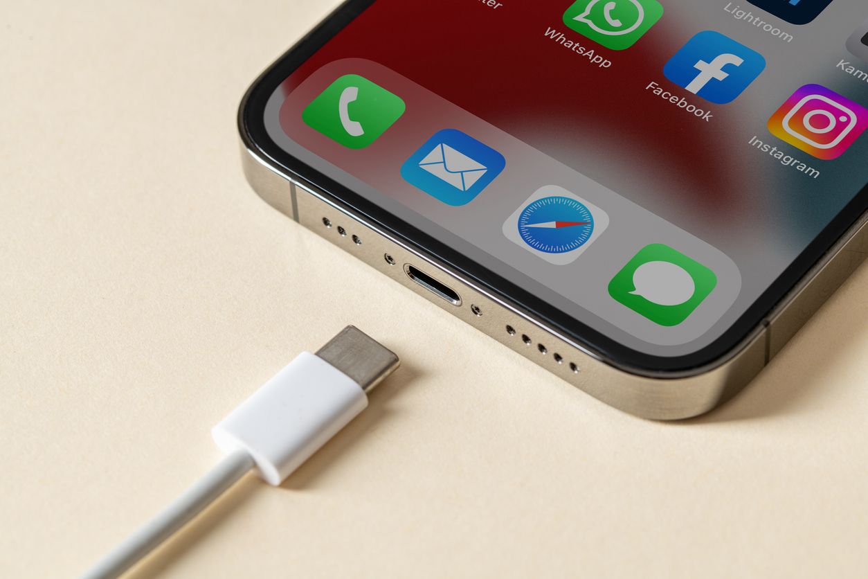 Los consumidores podrán utilizar el cargador USB Tipo C en todos sus dispositivos a partir de 2024.