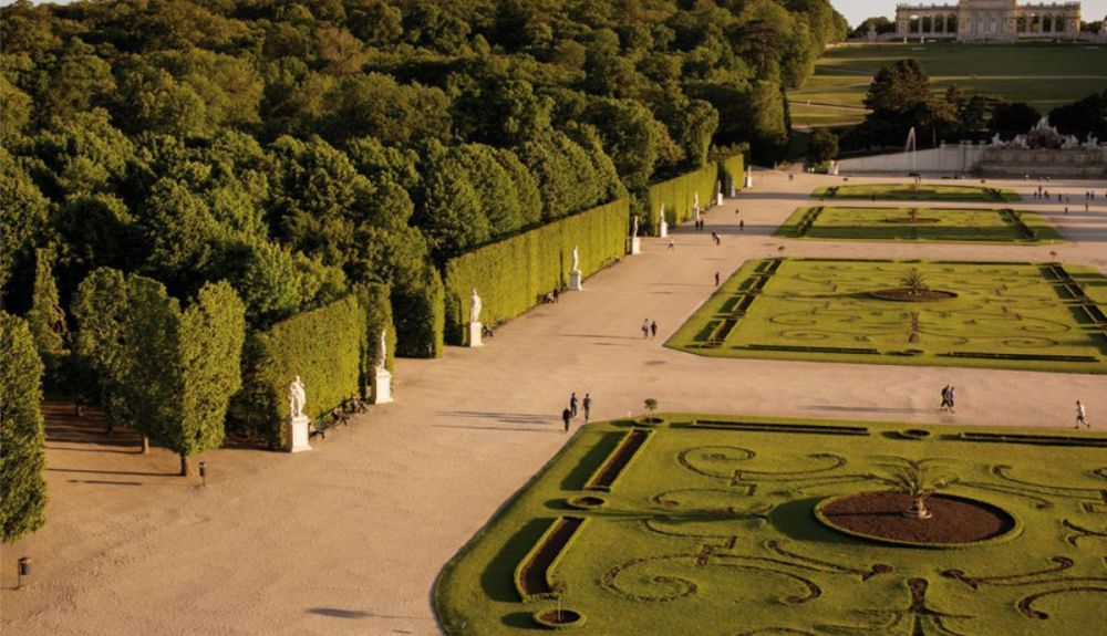Jardines del Palacio de Schönbrunn, uno de los lugares más importantes para la emperatriz. Jardines del Palacio de Schönbrunn, uno de los lugares más importantes para la emperatriz.