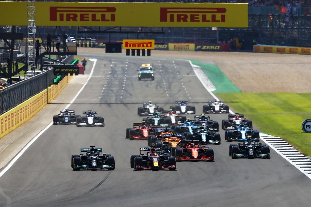 Salida del GP de Gran Bretaña de 2021 en el circuito de Silverstone