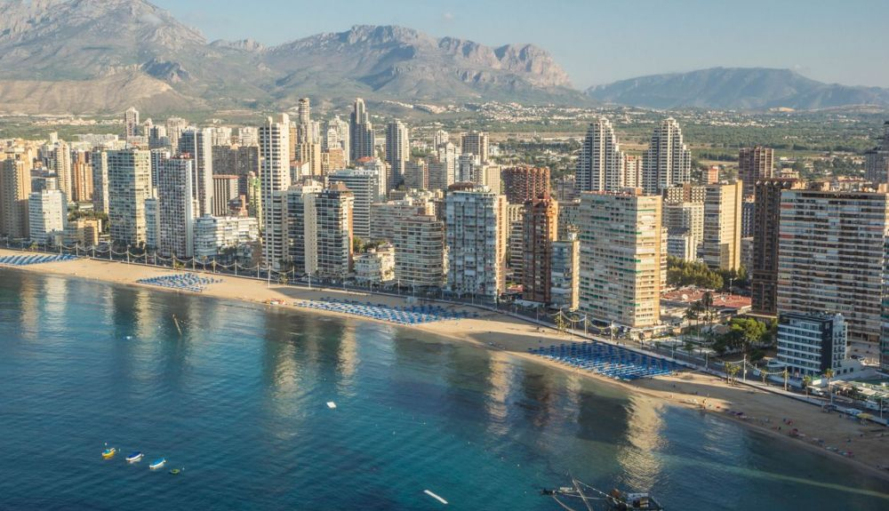 Un programa en Benidorm ha permitido que sus necesidades de suministro hayan descendido un 20% en las últimas dos décadas. Un programa en Benidorm ha permitido que sus necesidades de suministro hayan descendido un 20% en las últimas dos décadas.