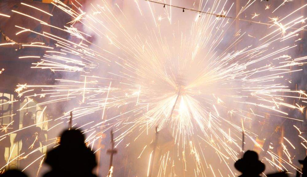 Los espectáculos con pólvora están presentes durante toda la Gran Fira de València.