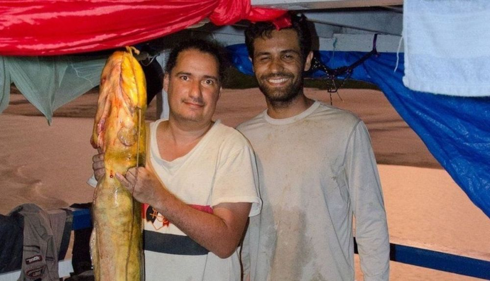 El doctor Carlos David de Santana nunca había visto este comportamiento hasta que su colega Douglas Bastos (derecha) lo filmó. El doctor Carlos David de Santana nunca había visto este comportamiento hasta que su colega Douglas Bastos (derecha) lo filmó.