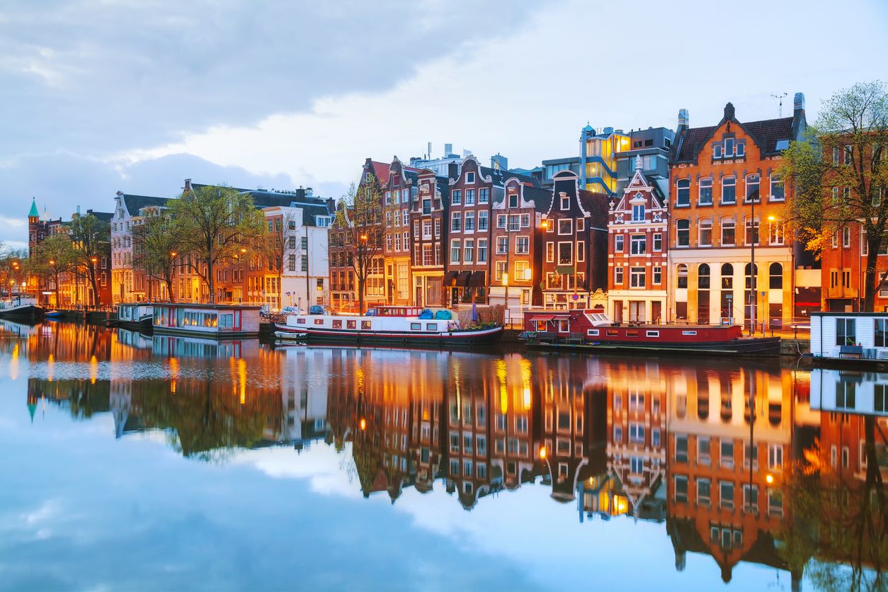 La ciudad de Ámsterdam tiene graves problemas con el nivel del mar.