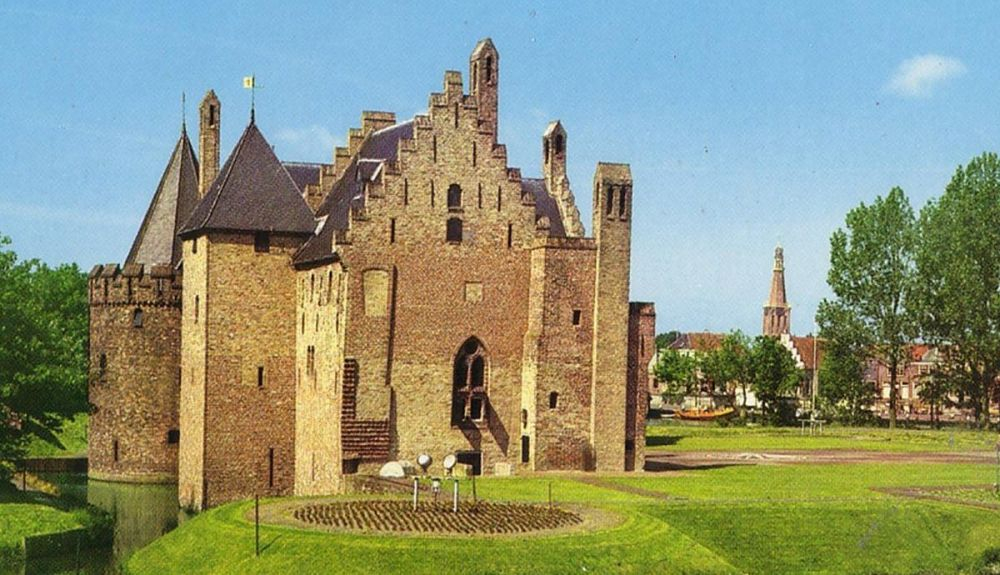 El Castillo de Radboud fue cosntruido en 1920. El Castillo de Radboud fue cosntruido en 1920.
