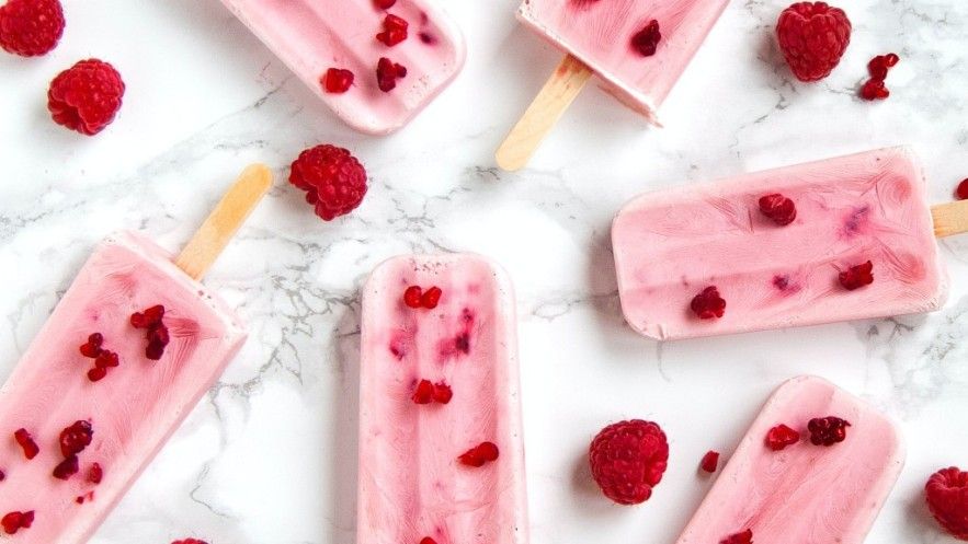 Los yogures helados con una base 100% de yogur natural son una alternativa aconsejable.