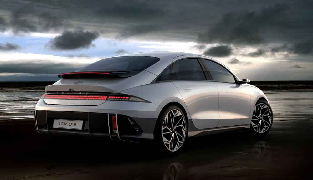 Hyundai define al Ioniq6 como Streamliner, aerodinámico en inglés, algo fundamental para conseguir prestaciones y bajar consumo energético. Hyundai define al Ioniq6 como Streamliner, aerodinámico en inglés, algo fundamental para conseguir prestaciones y bajar consumo energético.