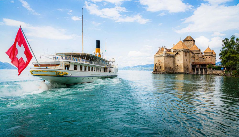 El Castillo de Chillon está ubicado en una isla en el lago de Ginebra.