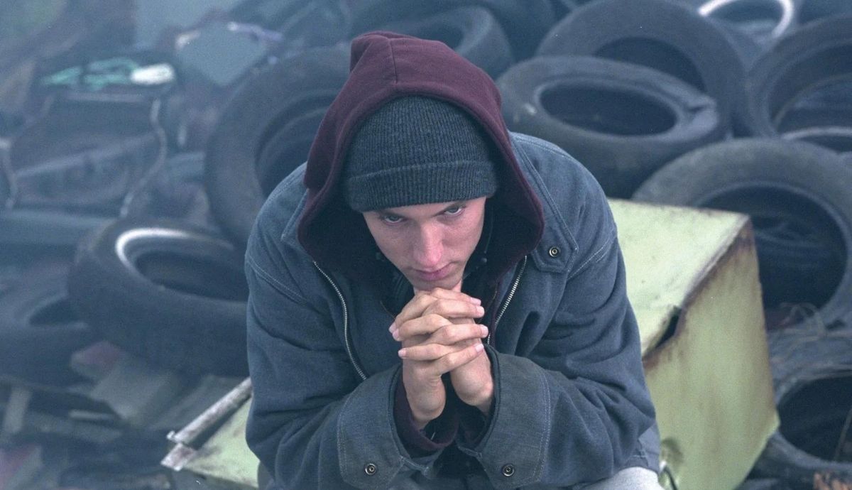 A finales de la década de 1990, el hip hop se había convertido en un género importante con muchos artistas de alto perfil, como Eminem.