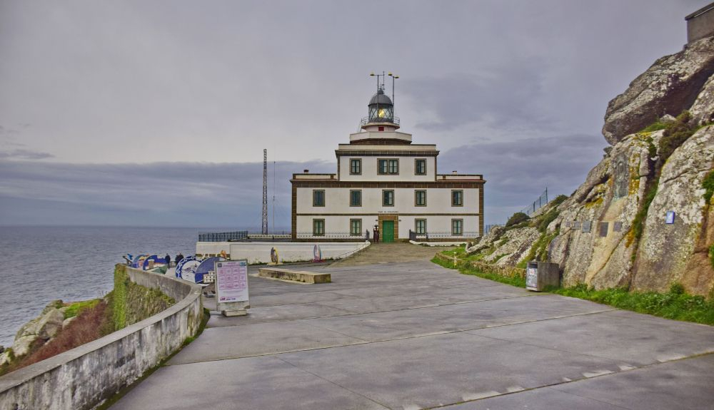 Esta ruta termina en el cabo Finisterre. Esta ruta termina en el cabo Finisterre.