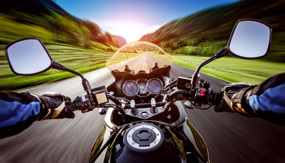 España cuenta con muchas y variadas rutas para recorrer en moto. España cuenta con muchas y variadas rutas para recorrer en moto.