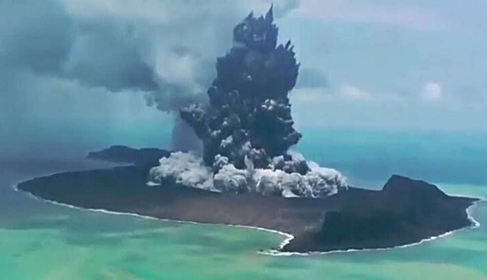 La erupción del volcán submarino Hunga Tonga Hunga Ha'apai se produjo el 15 de enero de 2022.