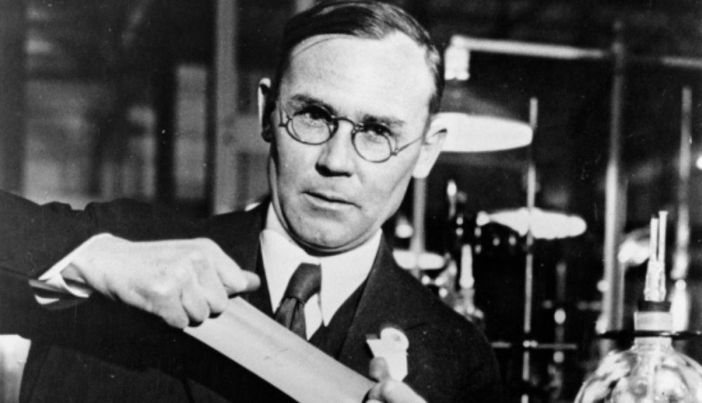 Wallace Carothers inventó la polimerización por condensación.