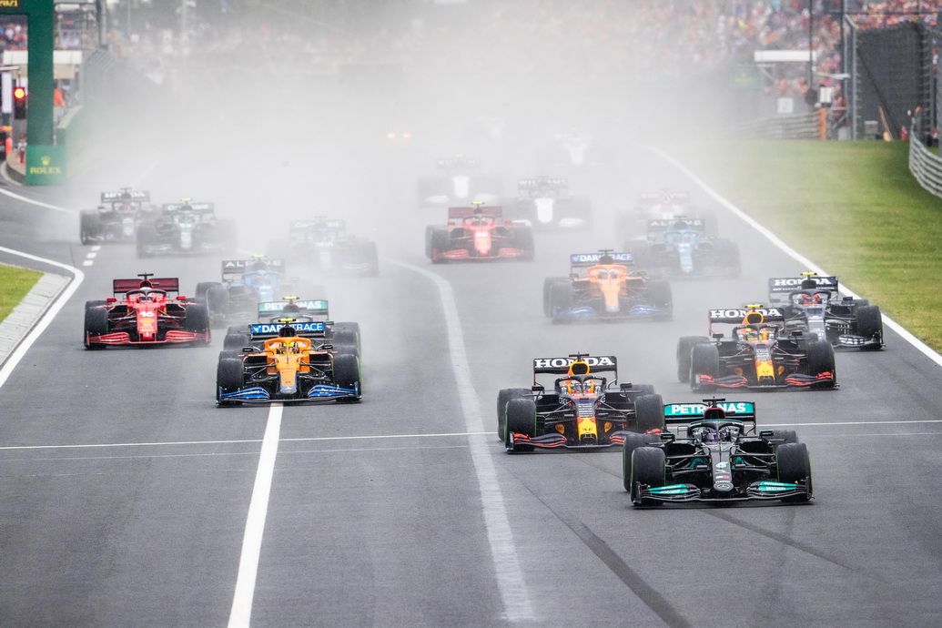 Salida del GP de Hungría de 2021 con lluvia