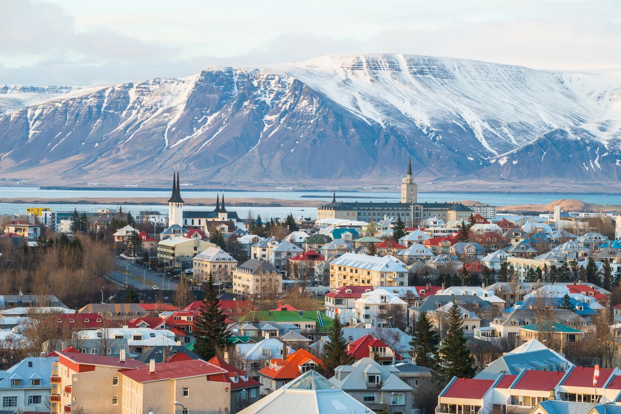 Buena parte de la población de Islandia vive en Reykjavík.