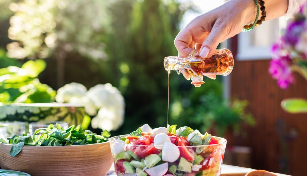 Deusto Salud recomienda no hacer excesos en las comidas. Deusto Salud recomienda no hacer excesos en las comidas.