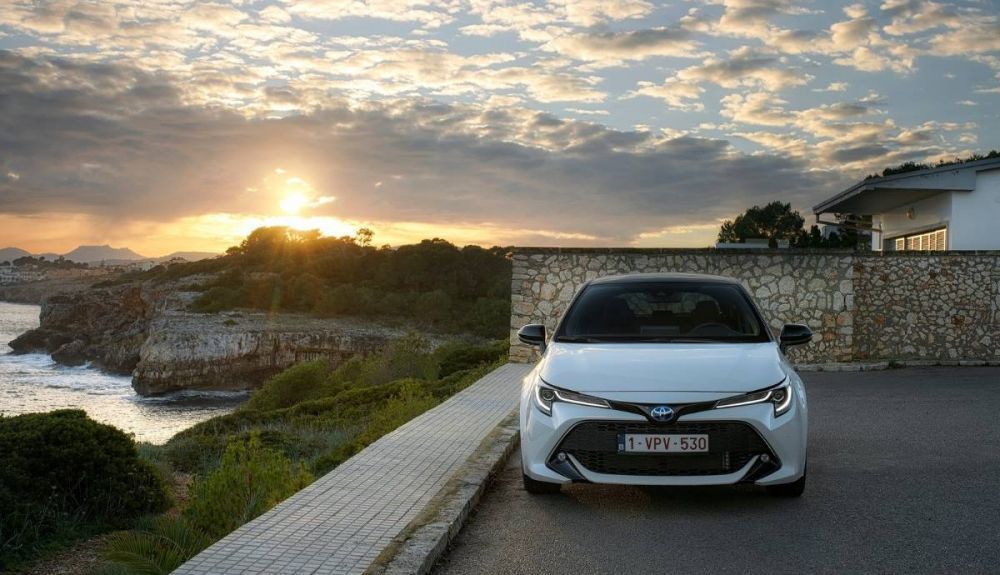 toyota corolla 4 1 1000x575