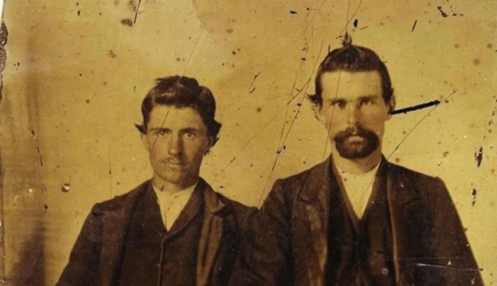 Los hermanos James fueron guerrilleros confederados en la Guerra Civil. Los hermanos James fueron guerrilleros confederados en la Guerra Civil.