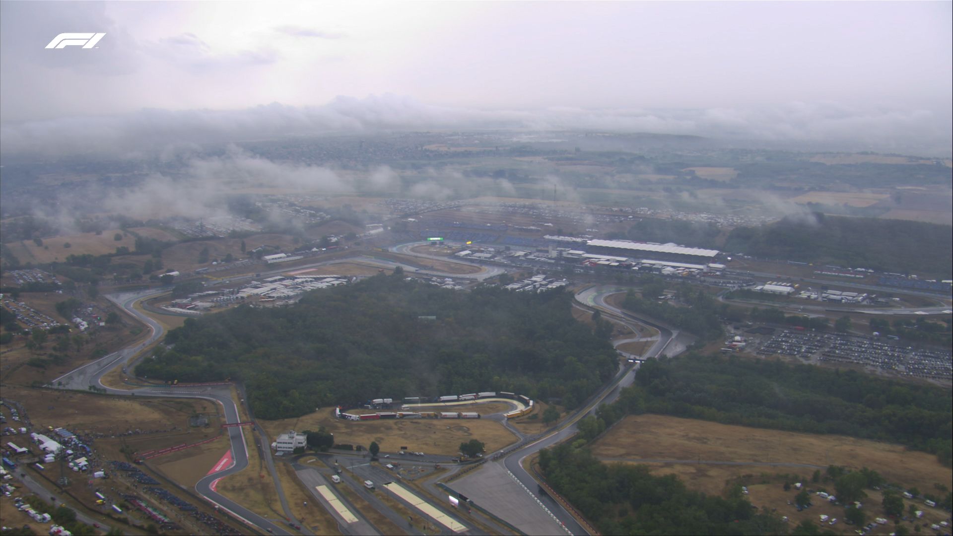 Lluvia en el circuito de Hungaroring el sábado para la disputa de la FP3. latifi dio la sorpresa