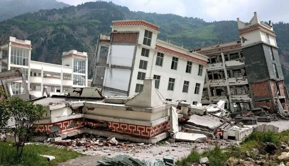 Escuela destruida en el terremoto de 2008.
