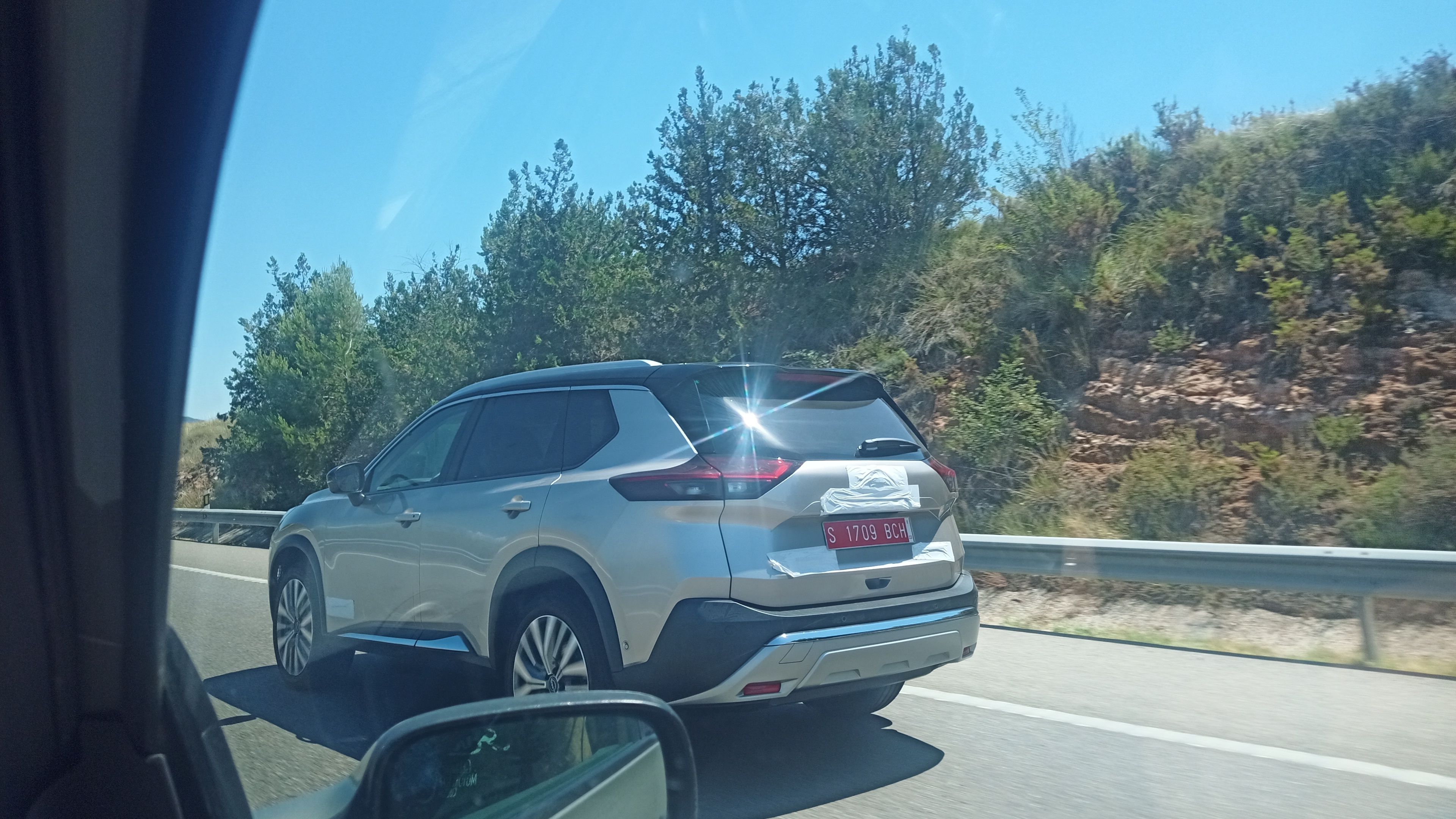 Nissan X-Trail 2022, cazado