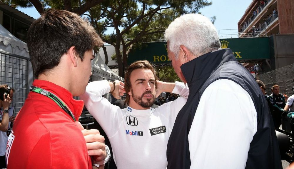 Alonso junto al que será su nuevo jefe, Lawrence Stroll y su compañero de equipo Lance 