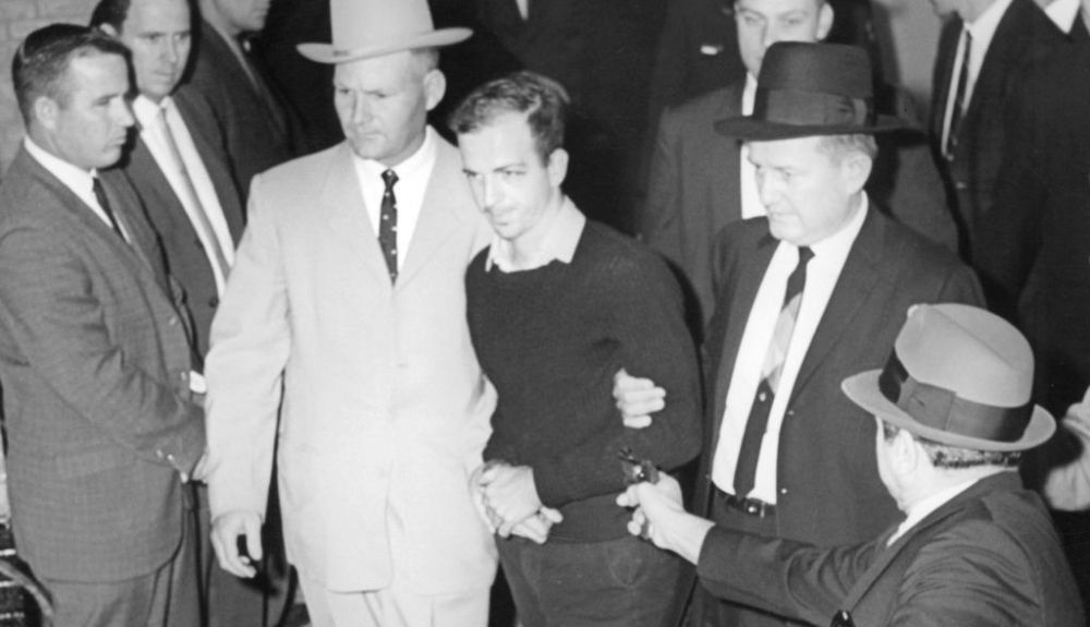 El 22 de noviembre de 1963, Lee Harvey Oswald le disparó al presidente John F. Kennedy en Dallas.