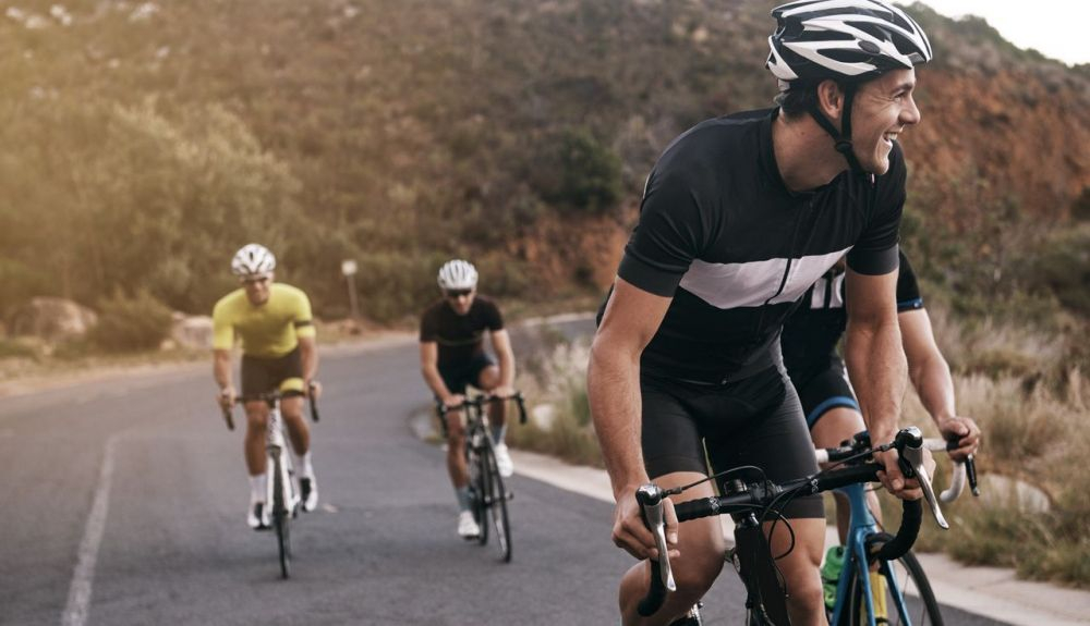 El ciclismo puede ayudar a contrarrestar la mala postura. El ciclismo puede ayudar a contrarrestar la mala postura.