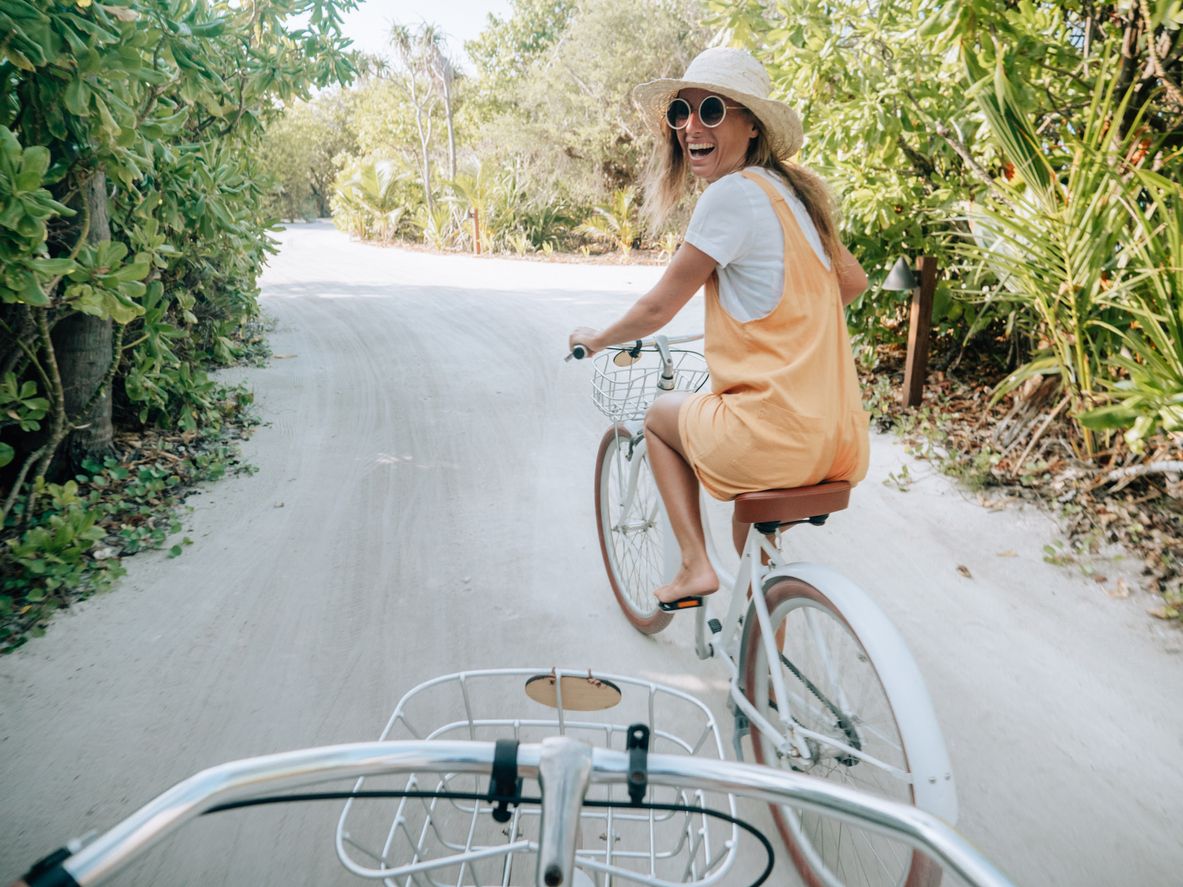 Montar en bicicleta es un ejercicio realmente excelente.