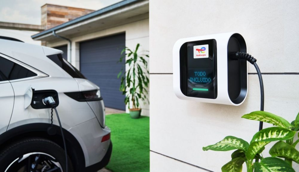 Cómo instalar un cargador de coche eléctrico y ahorrar, consejos, precios, potencia…